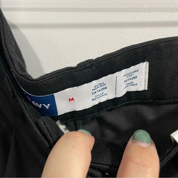 OLD NAVYNWT Taylor extra high waisted pleated shorts black M - Picture 5 of 6